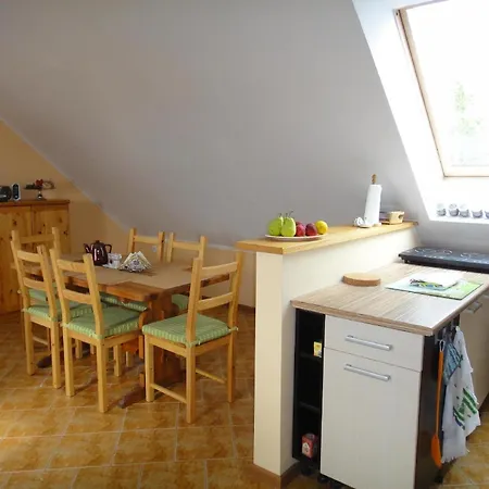 بيت للعطل Ferienhaus Kobyli Las *